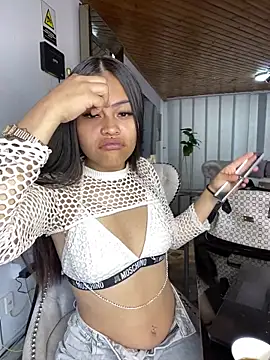 Cloe pink1 online show from March 30, 2:18 pm