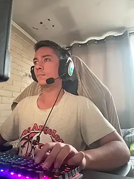 Cr1sXPorn online show from March 20, 6:46 pm