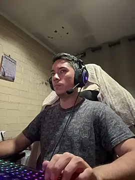 Cr1sXPorn online show from March 28, 4:12 am