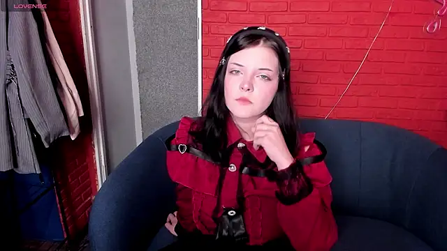 EsterTwilight online show from March 24, 3:50 pm