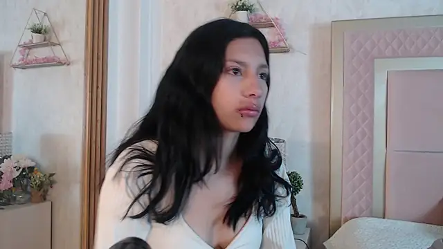 Madii  online show from April 4, 12:35 pm