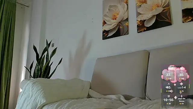 Viioletcollins online show from March 25, 1:39 pm