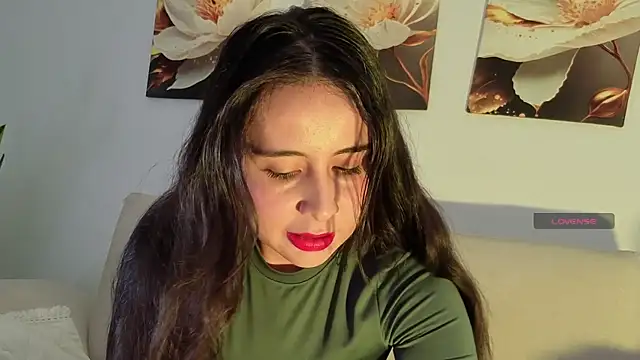 Viioletcollins online show from April 2, 2:53 am