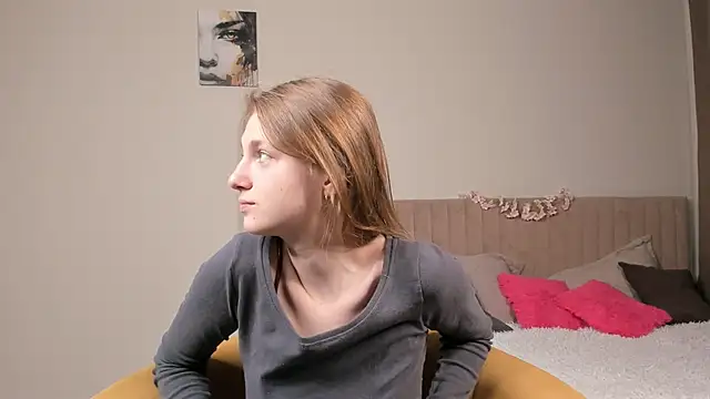 ErinnPieloch online show from April 30, 7:53 pm