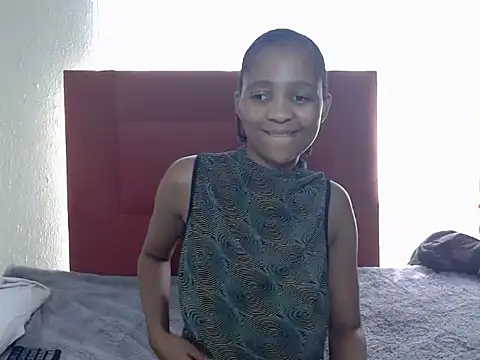 Snapshot of PrettyLilMommaX chatting on March 9, 9:46 am PrettyLilMommaX online show from March 9, 9:46 am