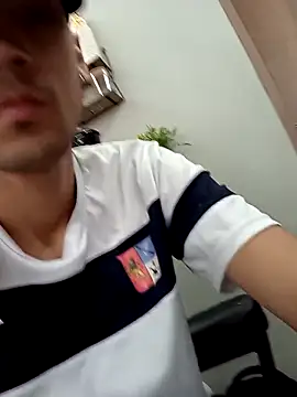 TommyyFoxx online show from April 22, 5:14 pm