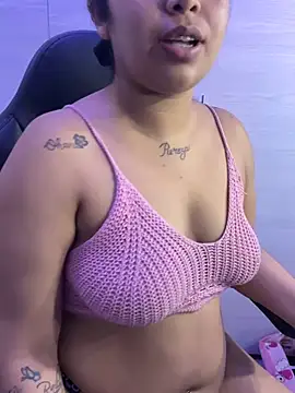 Snapshot of Latin-Mommy chatting on March 9, 12:58 am Latin-Mommy online show from March 9, 12:58 am