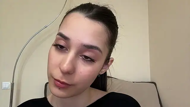 AdeleVelvet online show from April 3, 10:46 am