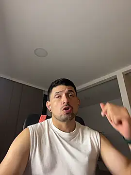 TroyeSavage online show from April 3, 11:47 pm