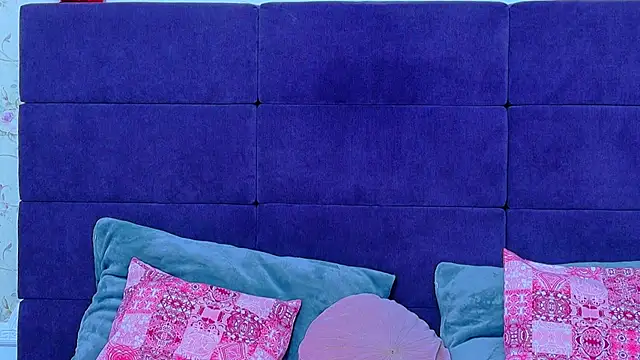 NataliaCroft online show from April 23, 2:19 pm