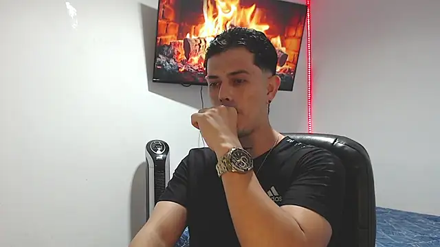 JUAN CAMILOXXX online show from April 2, 4:32 am