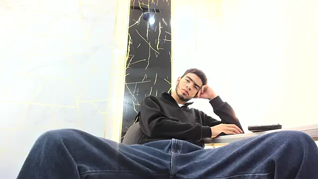 Valentin Lux online show from March 25, 3:23 am