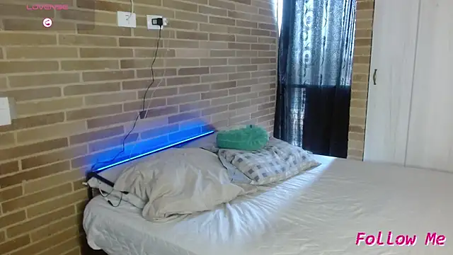 sweet-little online show from March 28, 2:49 pm