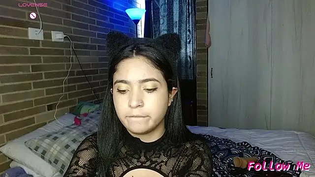 sweet-little online show from March 30, 9:27 pm