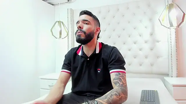 JEAN LEWIS2 online show from April 7, 7:36 pm