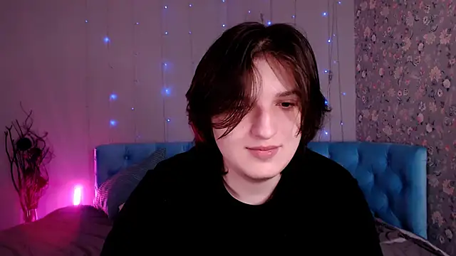 delalex online show from March 21, 9:40 pm