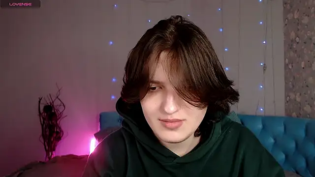 delalex online show from March 23, 8:57 pm