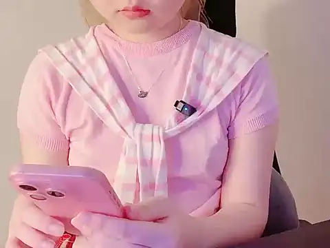 hunhun122 online show from April 3, 7:34 pm