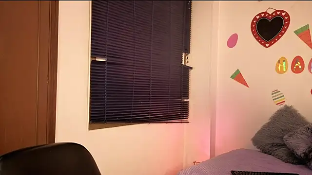 PaulaCutexs online show from April 30, 3:46 am