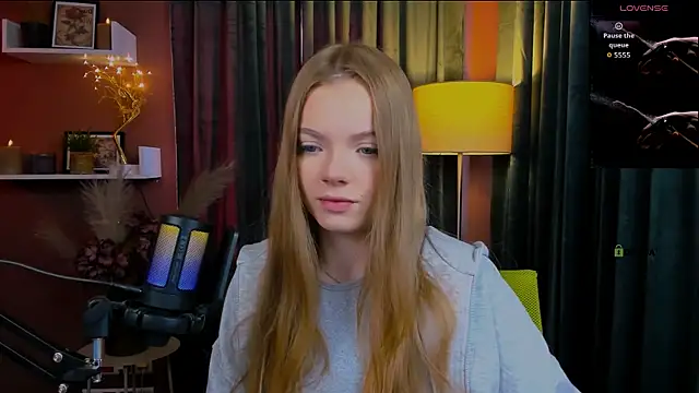 maddy moah online show from April 28, 5:01 am