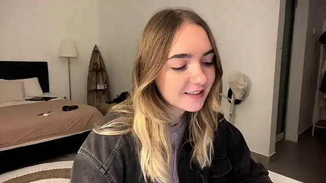 RoxyWet online show from March 23, 8:13 pm