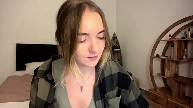 RoxyWet online show from April 20, 1:25 pm