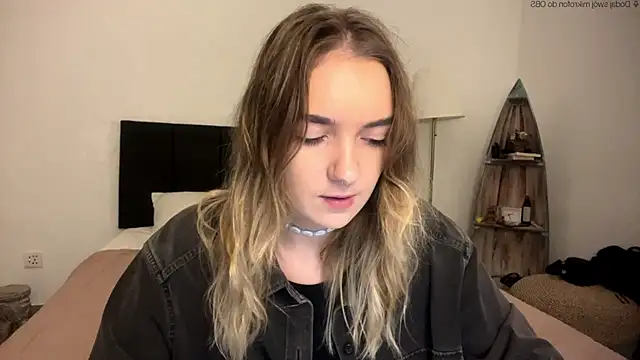 RoxyWet online show from April 21, 1:17 pm