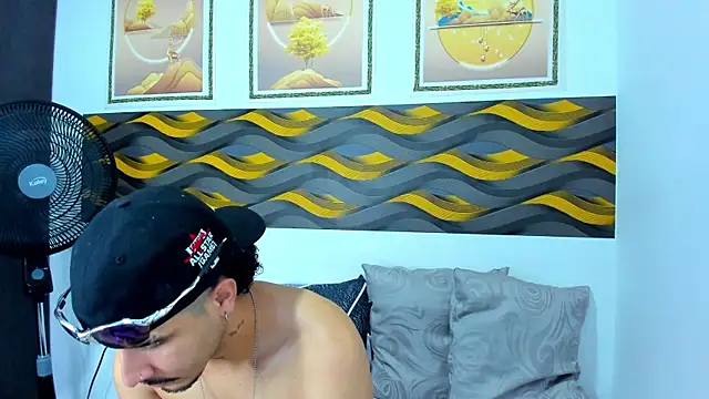 Leon Hotx online show from April 27, 7:23 pm