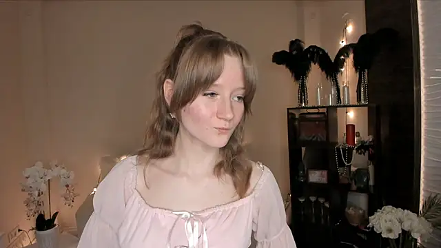 MalloryGray online show from April 4, 4:04 pm