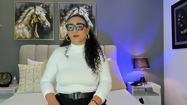 VaniaRouse online show from March 30, 2:40 pm