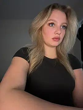 bettyloveu online show from April 29, 4:11 pm