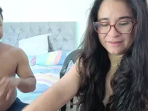 Snapshot of estrellajunior chatting on May 5, 2:03 pm estrellajunior online show from May 5, 2:03 pm