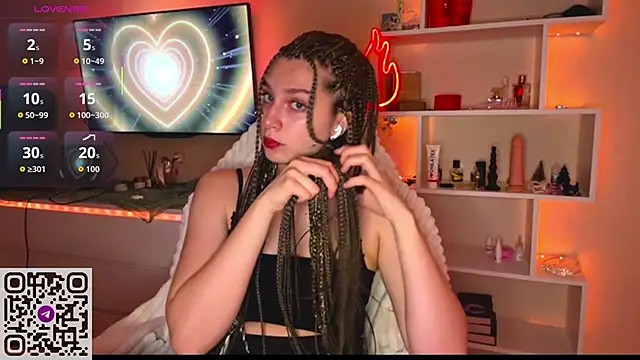 Olivia 132 online show from April 22, 5:47 pm