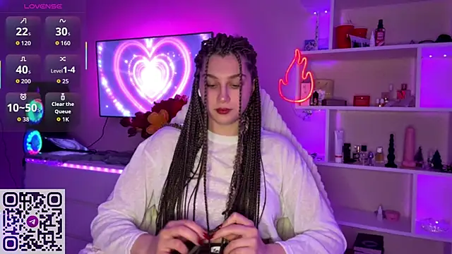 Olivia 132 online show from April 27, 7:01 pm