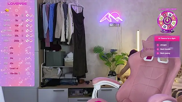 GoldenSunBunny online show from March 20, 2:05 am