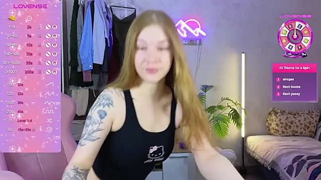 GoldenSunBunny online show from March 30, 2:23 am