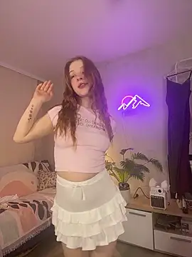 GoldenSunBunny online show from April 9, 2:11 am