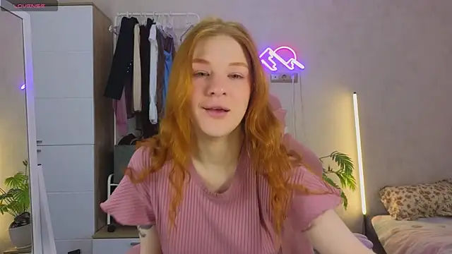 GoldenSunBunny online show from April 17, 8:28 am