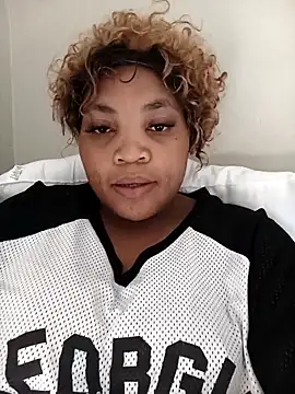 BeverlyQueen15 online show from March 31, 10:15 am