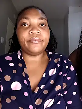 BeverlyQueen15 online show from April 9, 9:09 pm