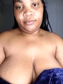 BeverlyQueen15 online show from April 14, 9:32 pm