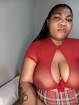 BeverlyQueen15 online show from April 19, 9:39 pm