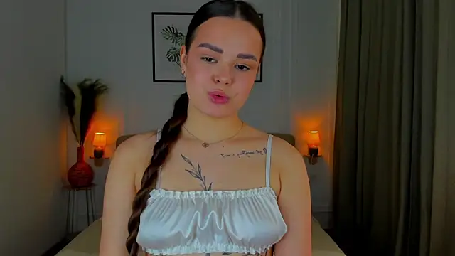 EvaRaider online show from April 5, 11:40 am