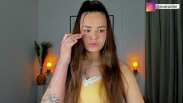 EvaRaider online show from April 13, 1:38 pm