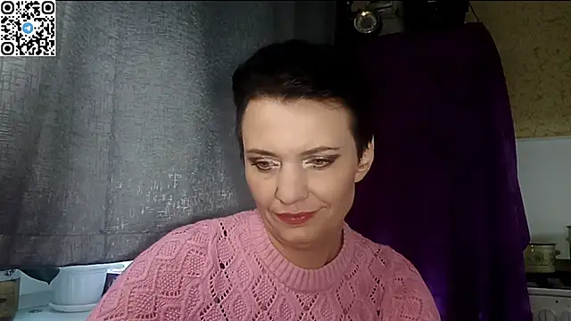 HotMamaQueen234 online show from April 25, 1:41 pm