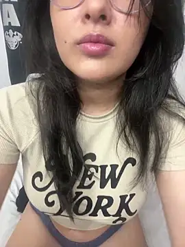 LinaEvansonn online show from March 28, 6:40 pm