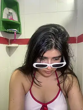 LinaEvansonn online show from April 13, 10:37 pm