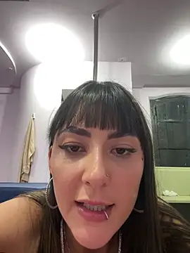Snapshot of vibe_prive chatting on April 8, 10:21 pm vibe prive online show from April 8, 10:21 pm