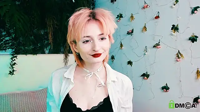 Kira  Cutie online show from April 24, 8:33 pm