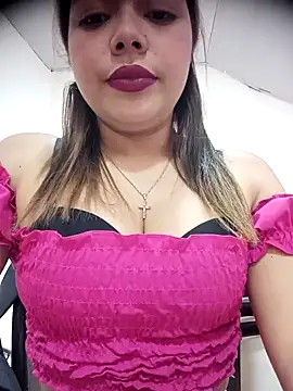 Yelii  online show from May 10, 5:18 pm